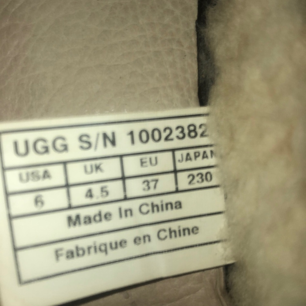 Uggs - Picture 6 of 6